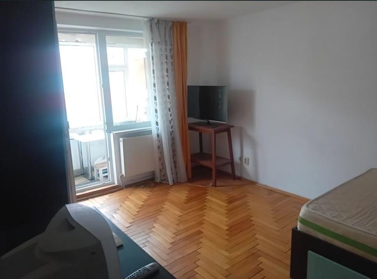 Apartament cu 2 camere decomandat în Precista