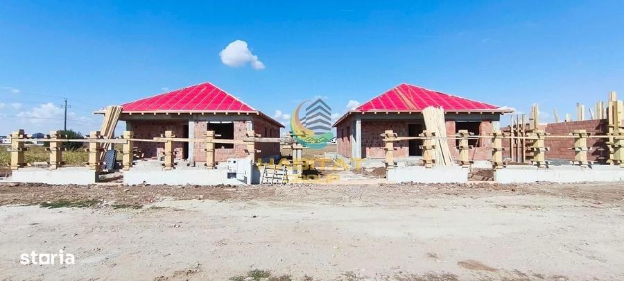 Casă cu 4 camere decomandat în Crețești