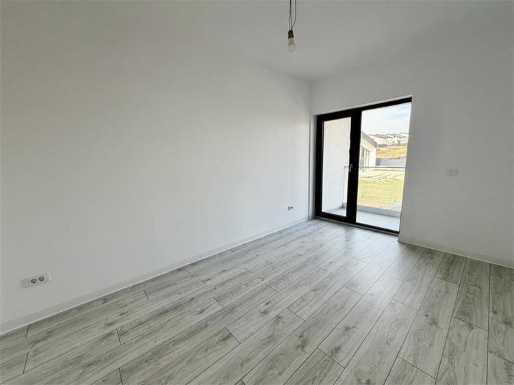 Duplex cu 4 camere cu Canalizare în Miroslava