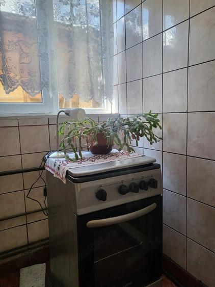 Casă cu 6 camere cu Teren 100 Mp în Central