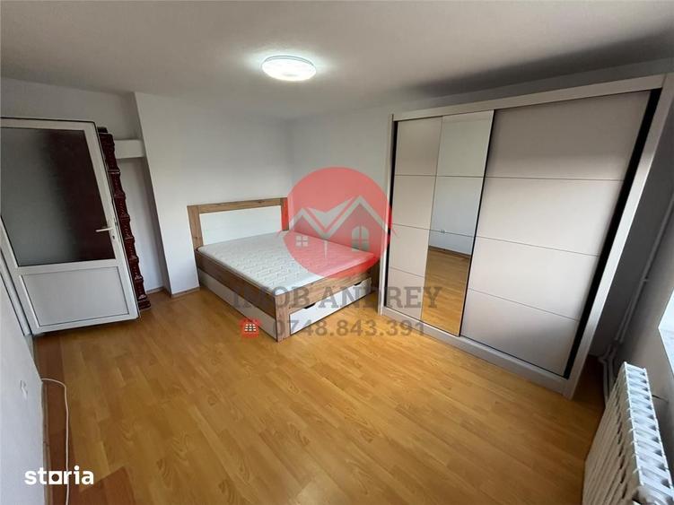 Casă cu 3 camere cu Teren 300 Mp în Central