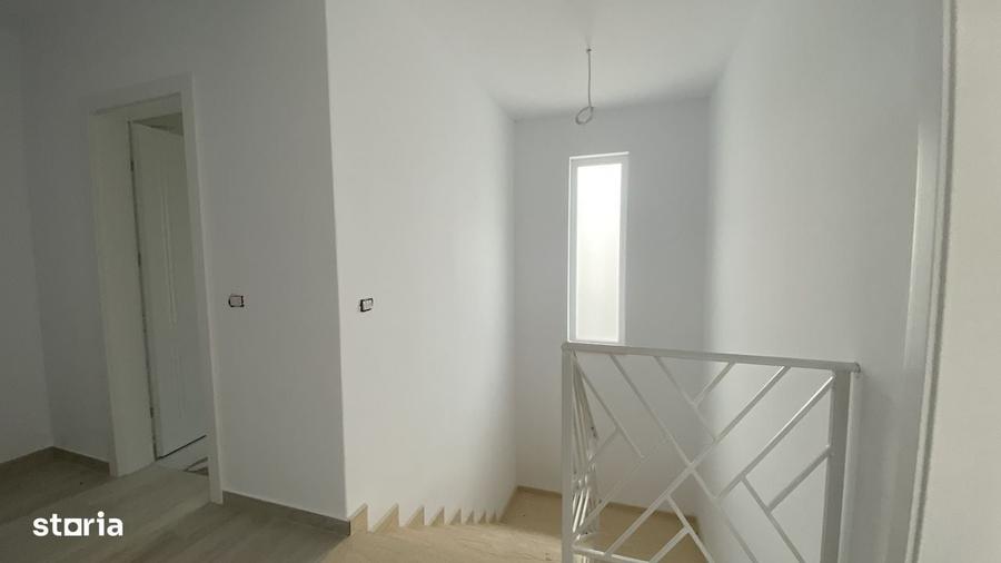 Casă cu 4 camere în Valea Lupului
