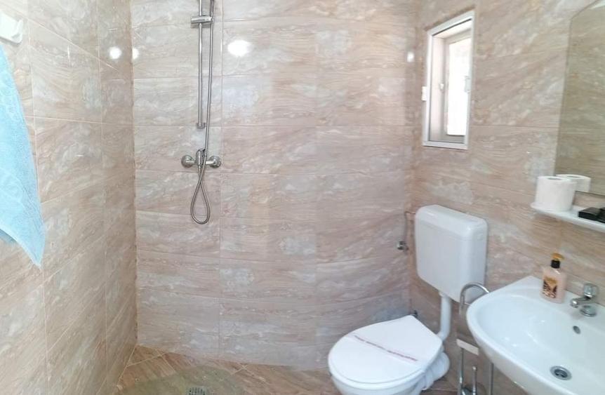 Casă cu 3 camere în Boldești