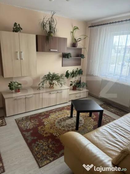 Apartament cu 3 camere semidecomandat în Central
