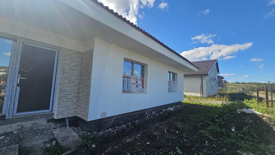 Casă individuală cu 4 camere cu Teren 500 Mp în Chinteni