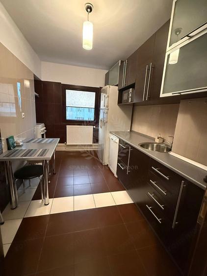 Apartament cu 2 camere decomandat, mobilat în Cantacuzino