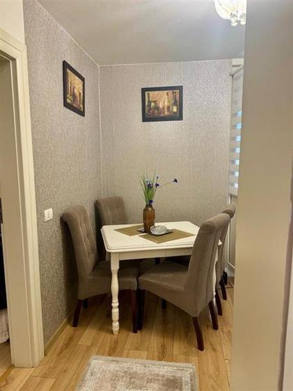 Apartament cu 2 camere semidecomandat, mobilat în 1 Mai