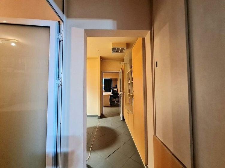 Birou, de 68 mp, în Centrul Civic