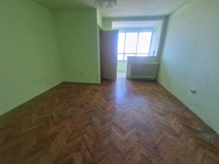 Garsonieră semidecomandată în Take Ionescu