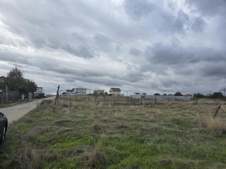 Teren Construcții intravilan de 1500 mp, în Ovidiu
