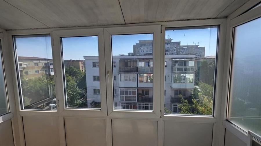 Apartament cu 3 camere decomandat, mobilat în Brazda lui Novac
