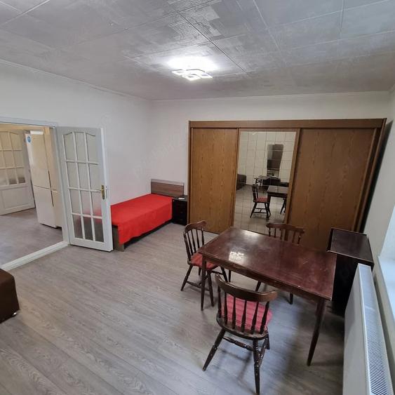 Garsonieră decomandată în Central