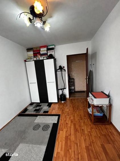 Apartament cu 4 camere decomandat în Republicii