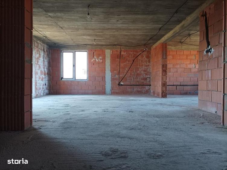 Casă cu 4 camere decomandat în Ghioșești