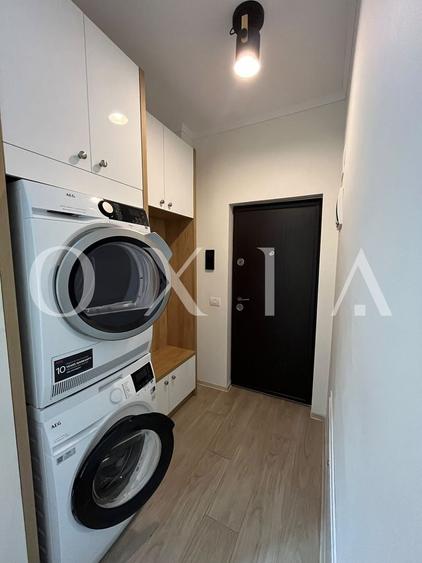 Apartament cu 3 camere semidecomandat, mobilat în Dumbrăvița