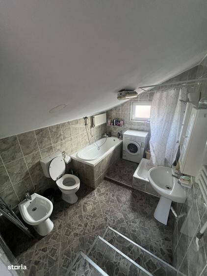 Casă cu 4 camere în Central