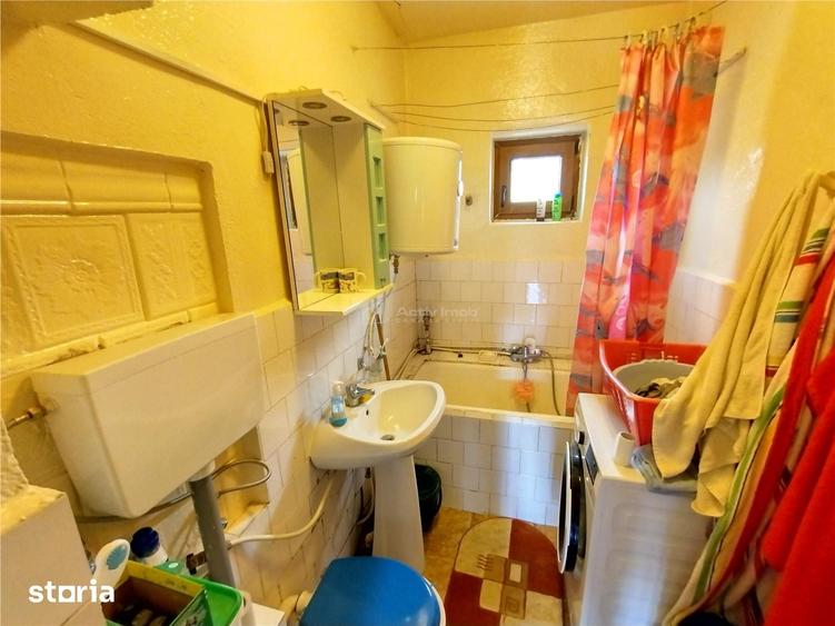 Apartament cu 3 camere decomandat în Bozovici