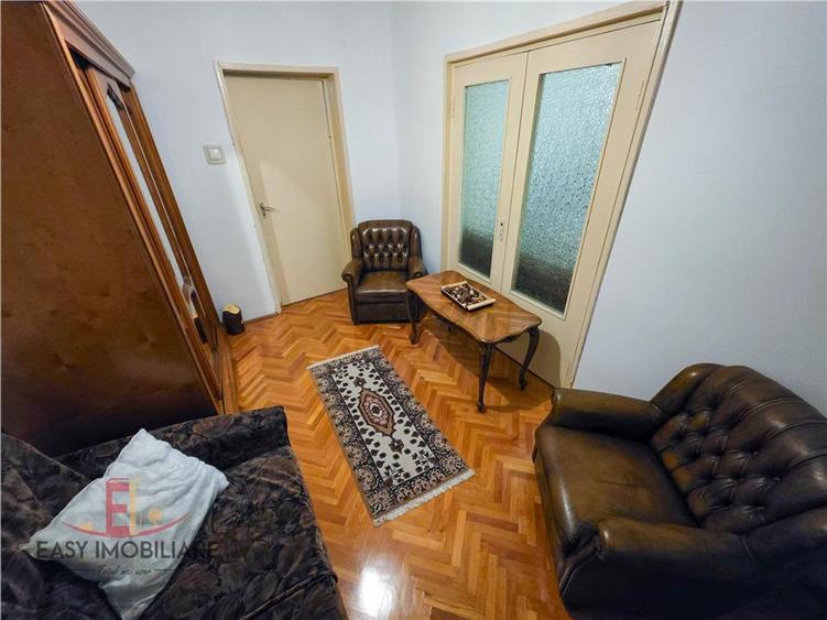 Apartament cu 3 camere decomandat în Cornișa