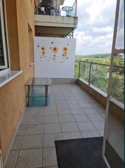 Apartament cu 3 camere semidecomandat în Tătărași