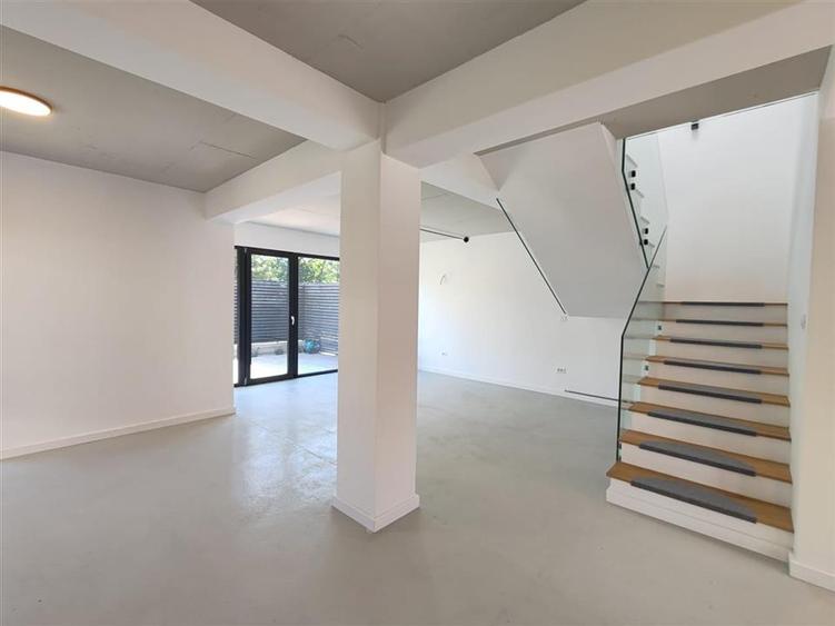 Duplex cu 4 camere cu Canalizare în Bartolomeu