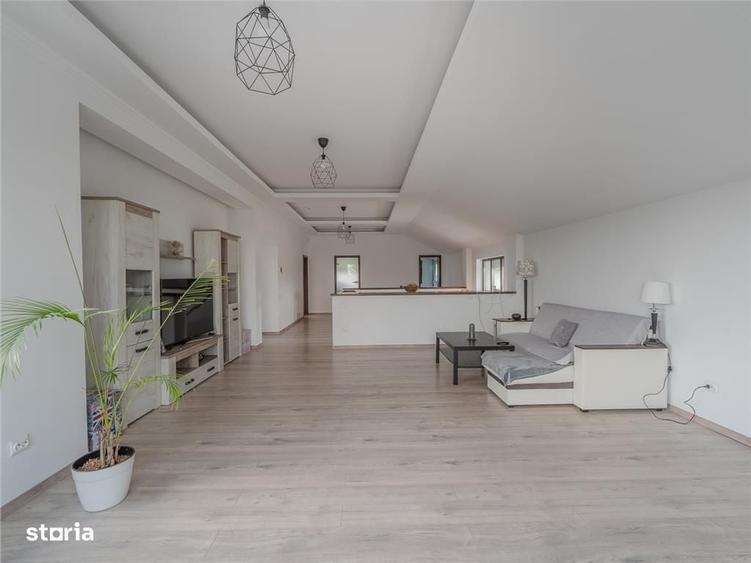 Casă cu 4 camere în Dumbrăveni