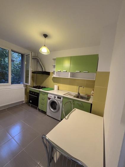 Apartament cu 2 camere decomandat în Drumul Taberei