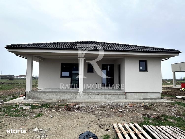 Casă cu 4 camere cu Teren 500 Mp în Sântandrei