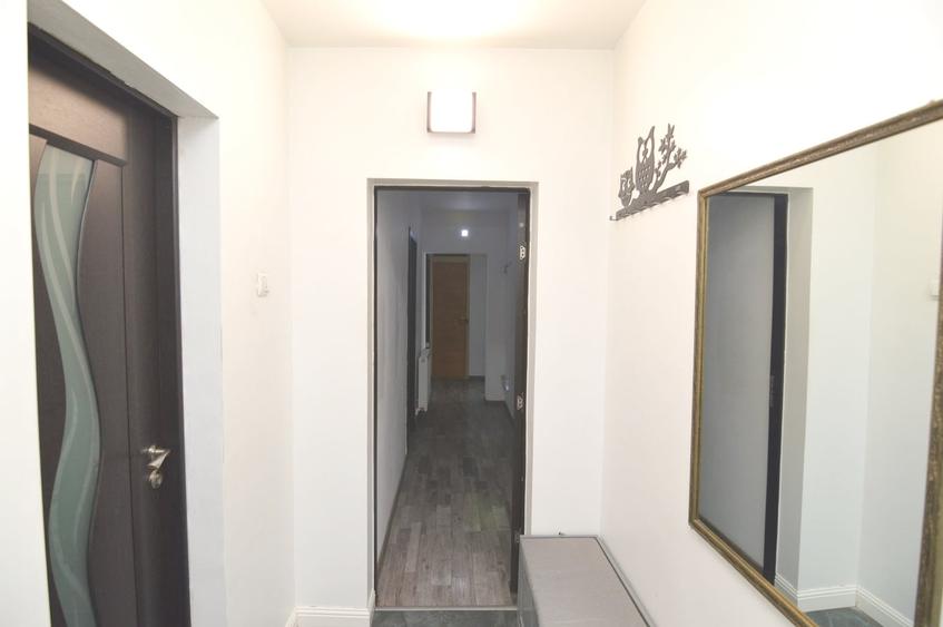 Apartament cu 3 camere decomandat în Rahova