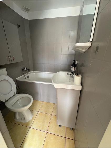 Apartament cu 3 camere decomandat în Bucovina