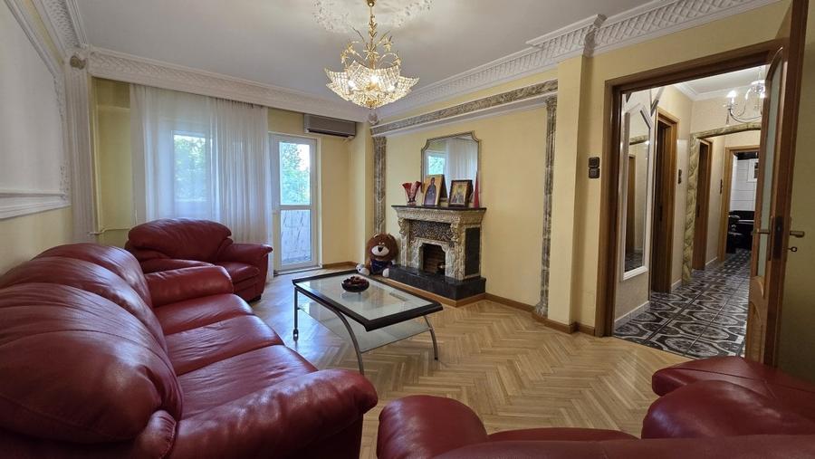 Apartament cu 3 camere decomandat, mobilat în Drumul Taberei