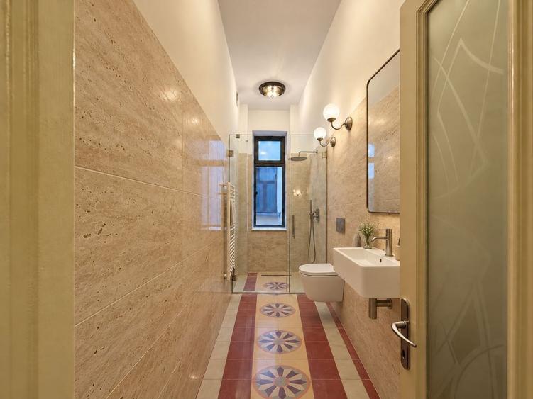 Apartament cu 3 camere decomandat, mobilat în Cișmigiu