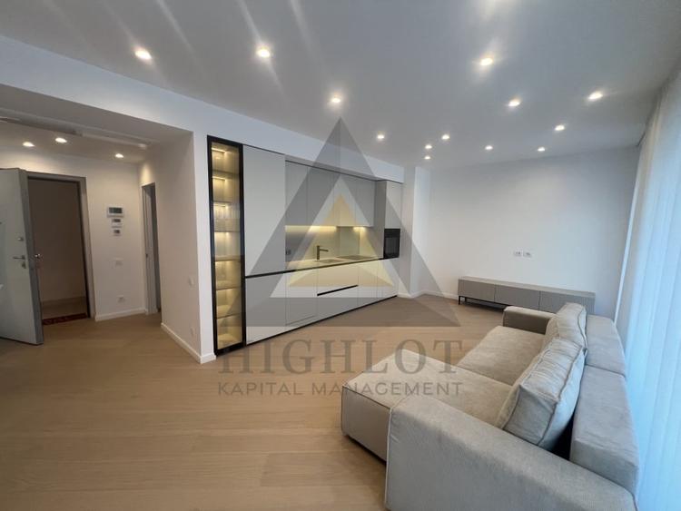 Apartament cu 3 camere semidecomandat în Barbu Văcărescu