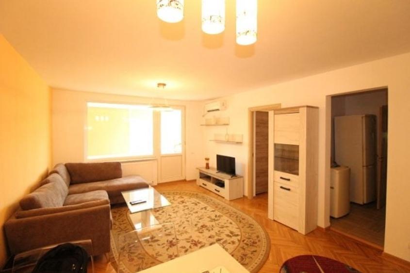 Apartament cu 2 camere semidecomandat, mobilat în Sala Palatului