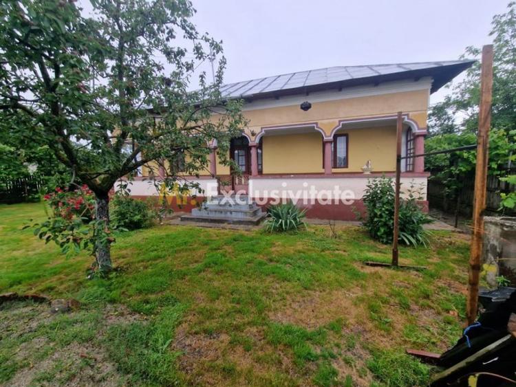 Casă cu 3 camere cu Teren 2100 Mp în Lunca