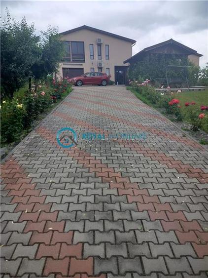 Casă individuală cu 5 camere cu Canalizare în Chițorani