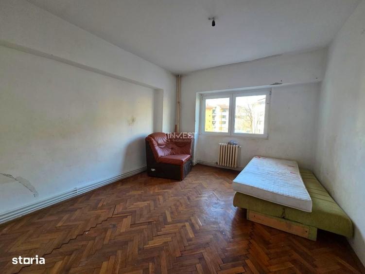 Apartament cu 3 camere decomandat în Albești