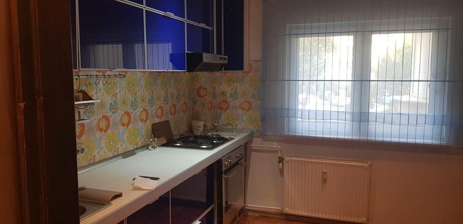 Apartament cu 3 camere decomandat în Vitanul Nou