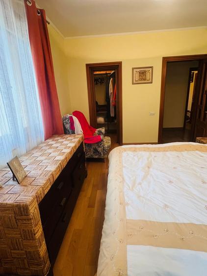 Casă individuală cu 4 camere cu Canalizare în Exterior Vest