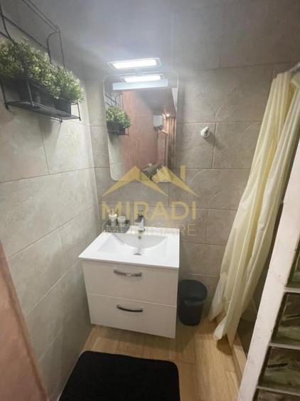 Apartament cu 2 camere, mobilat în Unirii