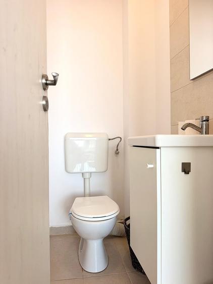 Apartament cu 3 camere semidecomandat în Drumul Taberei
