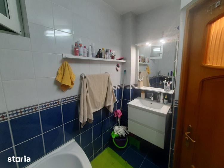 Apartament cu 3 camere decomandat în Drumul Taberei