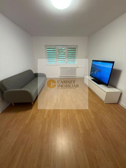 Apartament cu 3 camere decomandat în Lujerului