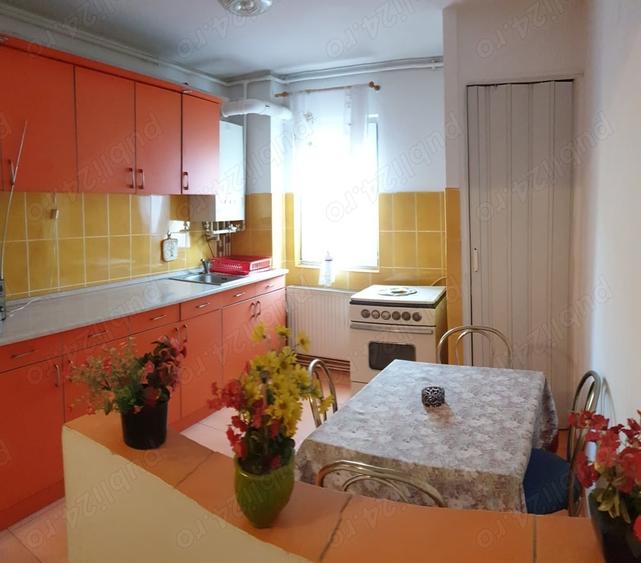 Inchiriem apartament semidecomandat 2 camere zona Cedonia - 2
