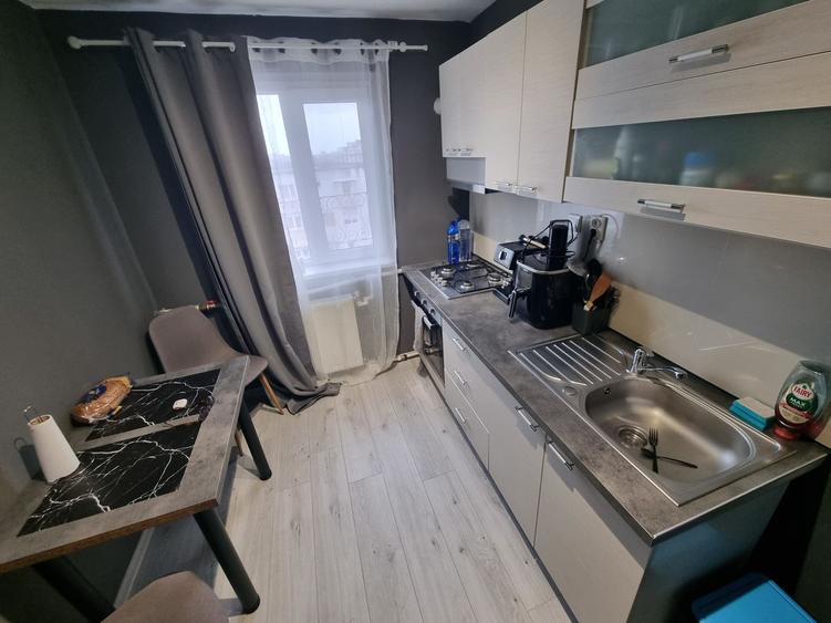 Apartament cu 2 camere semidecomandat, mobilat în Tomis Nord