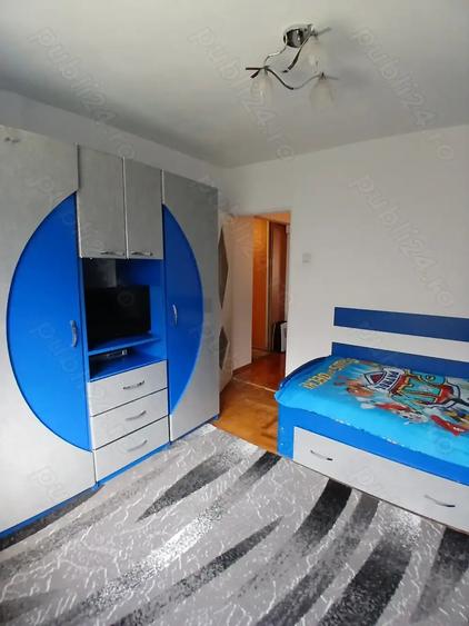 Apartament cu 2 camere decomandat în Petrila