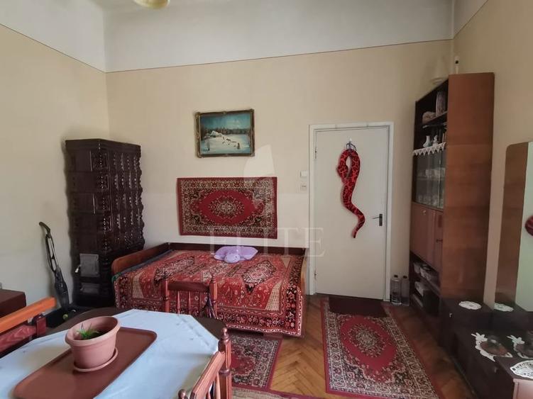 Apartament cu 3 camere semidecomandat în Central