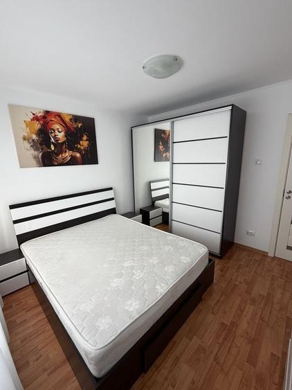 Apartament cu 3 camere decomandat în Eremia