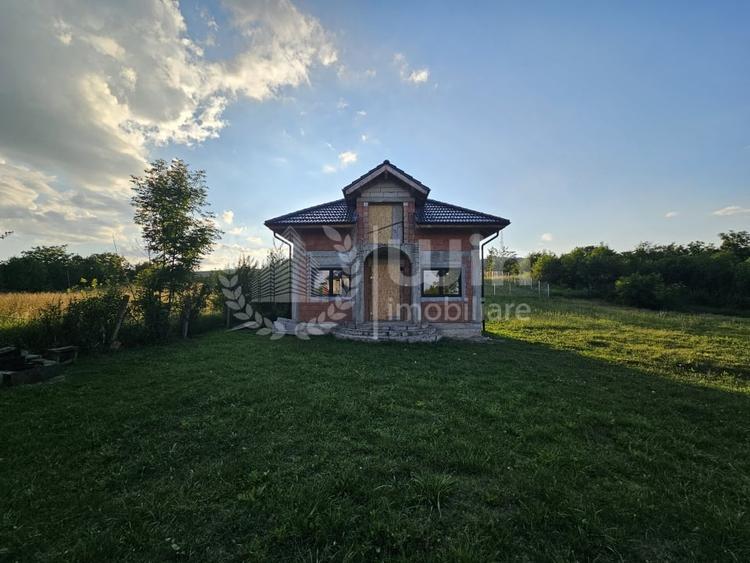Casă individuală cu 3 camere cu Teren 1239 Mp în Aiton