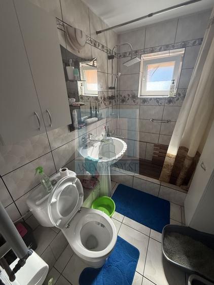 Apartament cu 3 camere decomandat în Astra