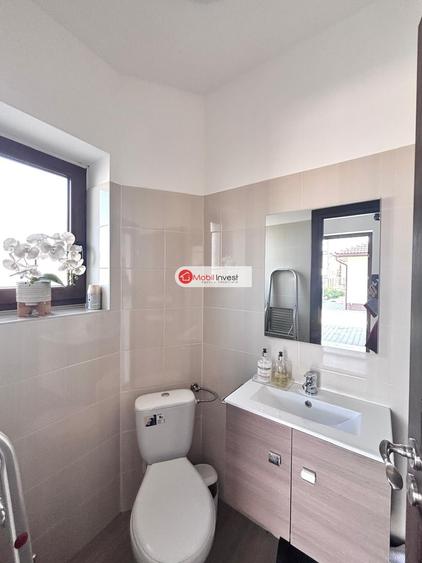 Casă individuală cu 4 camere cu Teren 230 Mp în Lipoveni